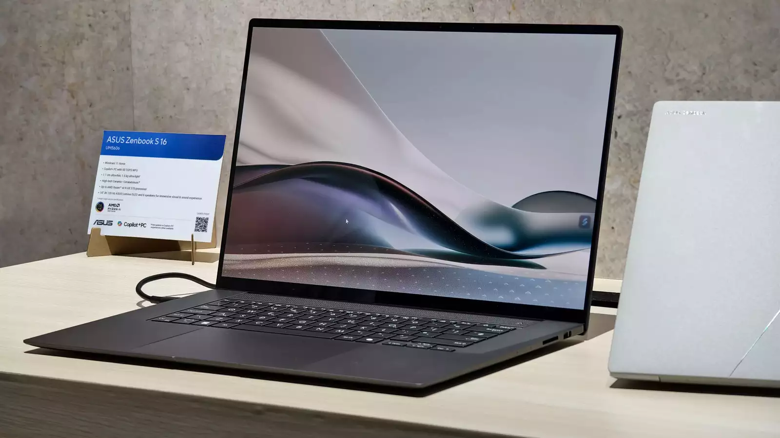 Asus Zenbook 2025